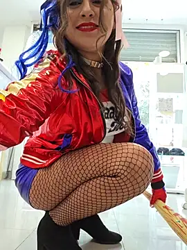 GatitaXD27 online show from 10.31.25