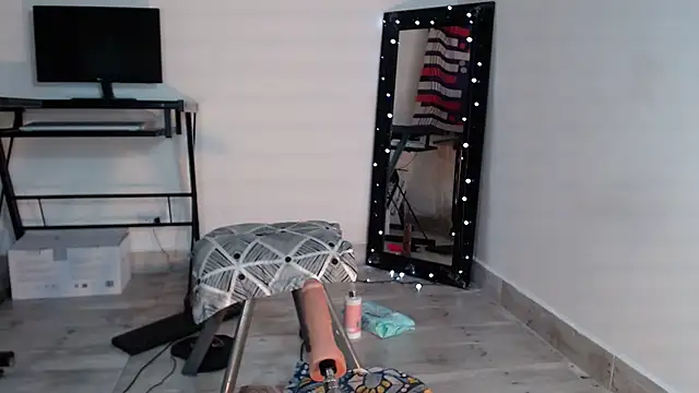 Amelie hills02 online show from 02.08.25