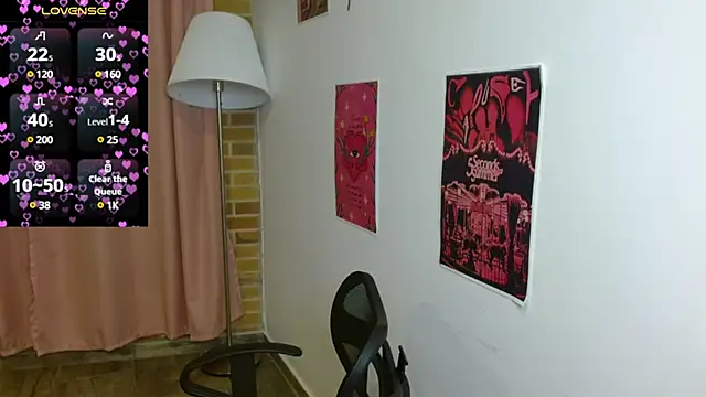 Snapshot of emitaa17228o chatting on 03.18.25 emitaa17228o online show from 03.18.25