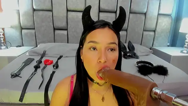 AniEvans  online show from 02.21.26