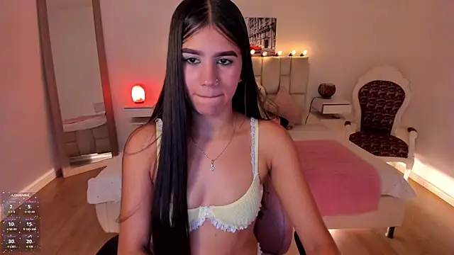 Snapshot of Sophia_rincon chatting on 09.15.25 Sophia rincon online show from 09.15.25