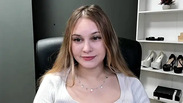 Snapshot of kitty_valeria chatting on 05.18.26 kitty valeria online show from 05.18.26