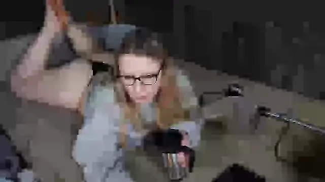 Snapshot of little_princess92 chatting on 02.07.25 little princess92 online show from 02.07.25