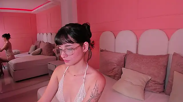 emilly williams  online show from 12.02.24