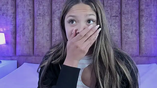 Snapshot of Victoria_Adams14 chatting on 03.07.25 Victoria Adams14 online show from 03.07.25