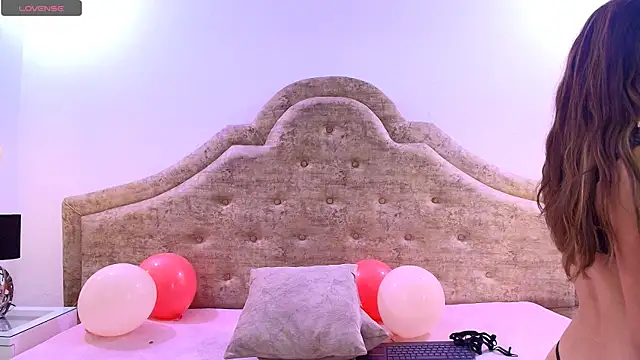 Snapshot of Victoria_Adams14 chatting on 03.14.25 Victoria Adams14 online show from 03.14.25