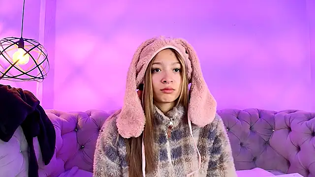 Snapshot of Victoria_Adams14 chatting on 03.16.25 Victoria Adams14 online show from 03.16.25