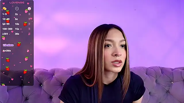 Snapshot of Victoria_Adams14 chatting on 03.22.25 Victoria Adams14 online show from 03.22.25