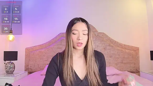 Snapshot of Victoria_Adams14 chatting on 09.27.25 Victoria Adams14 online show from 09.27.25