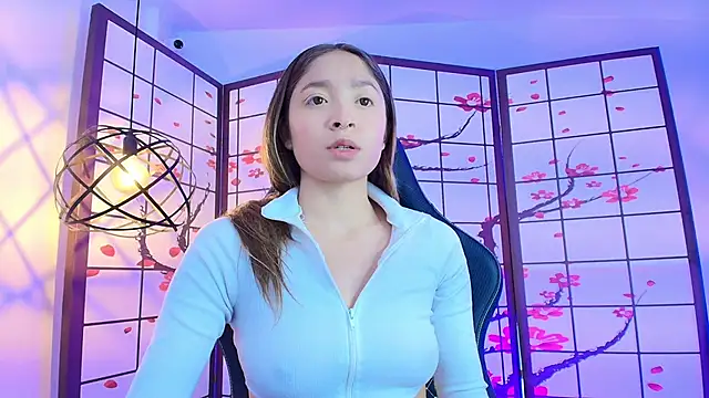 Snapshot of Victoria_Adams14 chatting on 10.10.25 Victoria Adams14 online show from 10.10.25