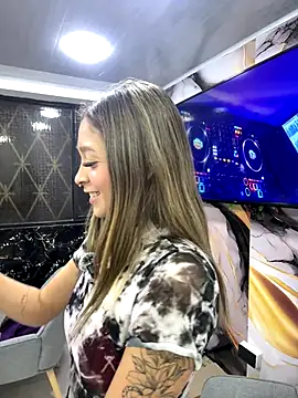 Snapshot of Victoria_Adams14 chatting on 01.08.26 Victoria Adams14 online show from 01.08.26