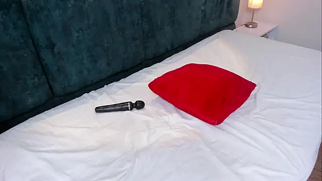 Snapshot of kataleyandliam chatting on 01.24.25 kataleyandliam online show from 01.24.25