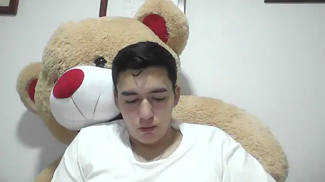 Snapshot of Estebitan_vm chatting on 10.15.25 Estebitan vm online show from 10.15.25