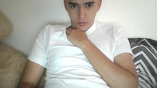 Snapshot of Estebitan_vm chatting on 11.11.25 Estebitan vm online show from 11.11.25