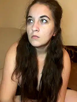 yzabell18 online show from 12.15.25