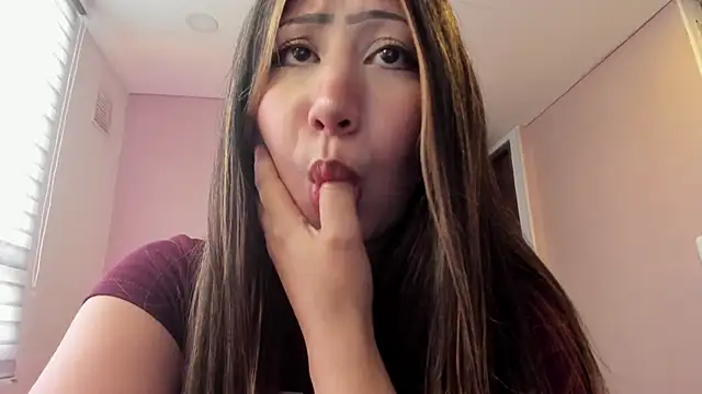 I am tori online show from 04.16.26