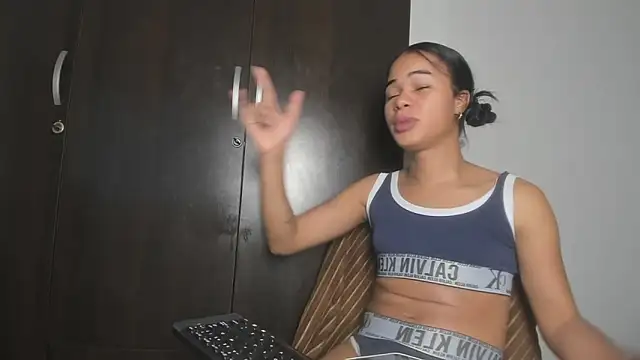 Snapshot of meghanSusexx chatting on 03.14.25 meghanSusexx online show from 03.14.25