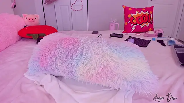 Snapshot of AngieDaniels1 chatting on 03.13.25 AngieDaniels1 online show from 03.13.25