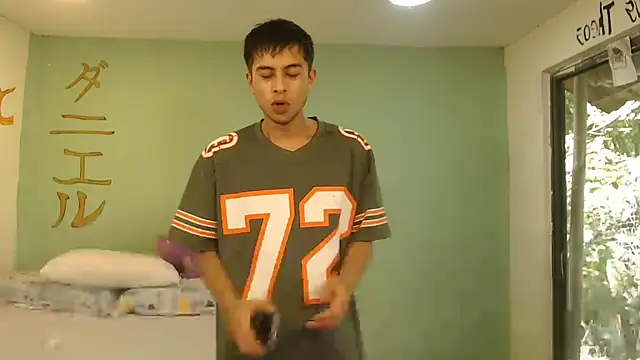 Snapshot of danielitopapuu chatting on 07.16.26 danielitopapuu online show from 07.16.26