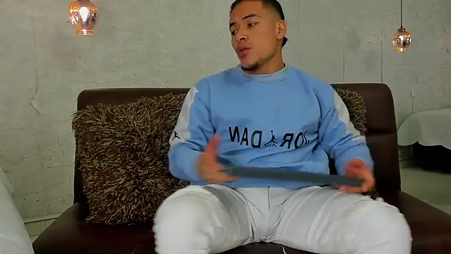 Bryson Collins  online show from 01.02.25