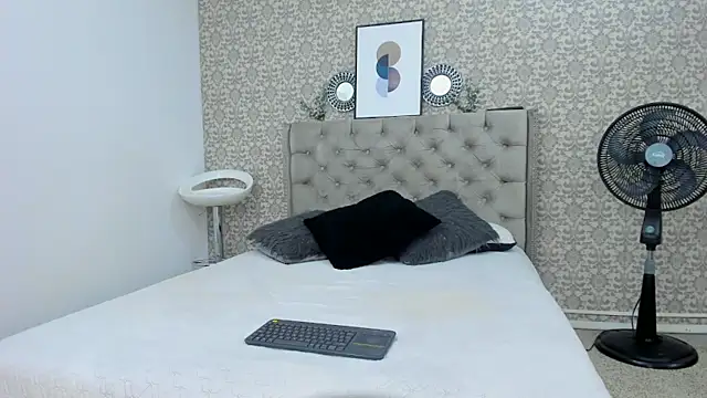 Bryson Collins  online show from 09.18.25