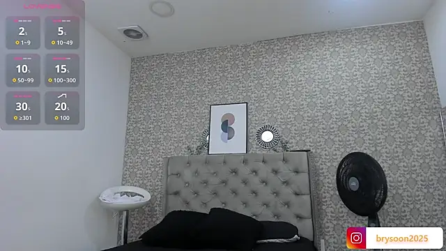 Bryson Collins  online show from 10.10.25
