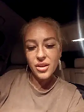 Snapshot of blonda-sexy chatting on 11.02.25 blonda-sexy online show from 11.02.25