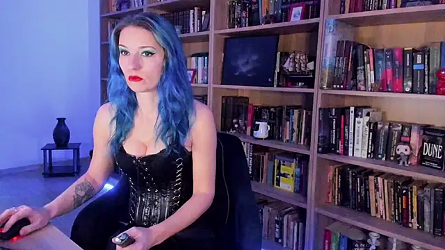 Queen of Hearts1 online show from 02.22.26