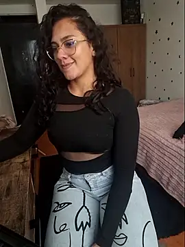 Thaliacooper  online show from 01.13.26