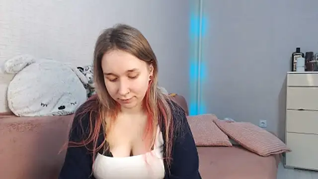 lovely hayley online show from 02.10.26