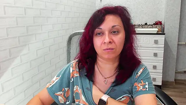 Snapshot of TeasyLana chatting on 02.15.25 TeasyLana online show from 02.15.25