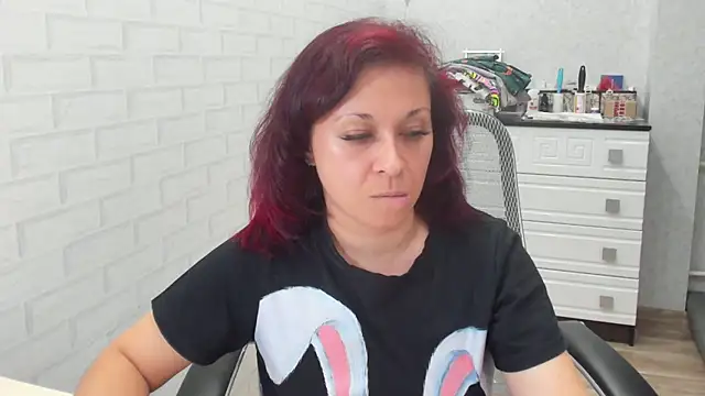 Snapshot of TeasyLana chatting on 09.14.25 TeasyLana online show from 09.14.25