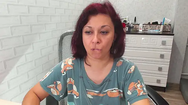 Snapshot of TeasyLana chatting on 11.17.25 TeasyLana online show from 11.17.25