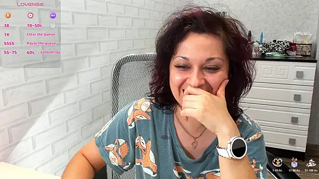 Snapshot of TeasyLana chatting on 02.01.26 TeasyLana online show from 02.01.26