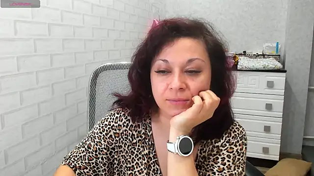 TeasyLana online show from 04.10.26