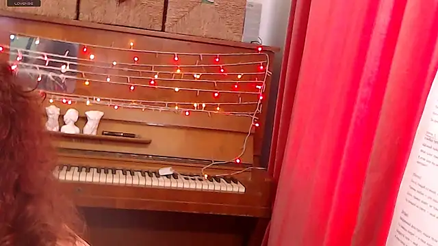 Snapshot of RoseRed69 chatting on 03.20.26 RoseRed69 online show from 03.20.26