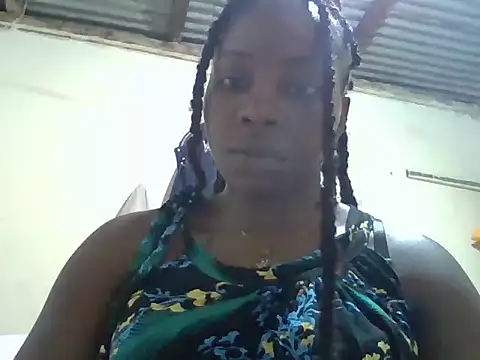 Snapshot of Queen_loveer chatting on 10.14.25 Queen loveer online show from 10.14.25