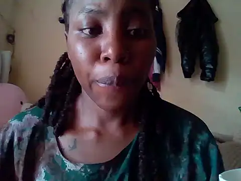 Snapshot of Queen_loveer chatting on 11.03.25 Queen loveer online show from 11.03.25