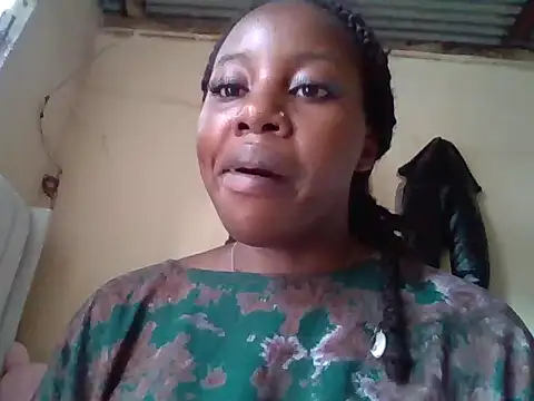 Snapshot of Queen_loveer chatting on 11.23.25 Queen loveer online show from 11.23.25