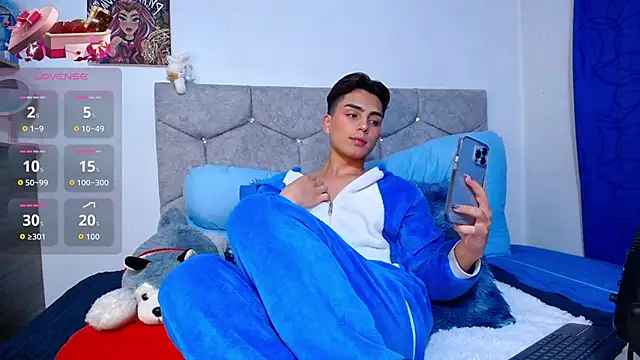 OwenBluee online show from 02.19.26