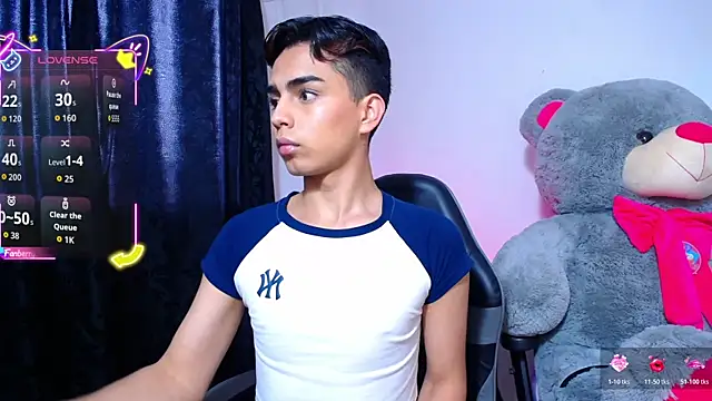 OwenBluee online show from 04.15.26