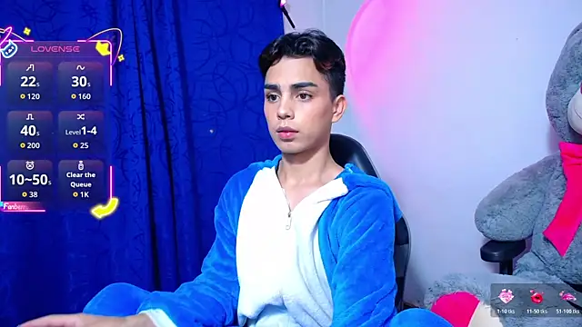 Snapshot of OwenBluee chatting on 04.20.26 OwenBluee online show from 04.20.26