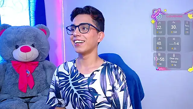 Snapshot of OwenBluee chatting on 04.22.26 OwenBluee online show from 04.22.26