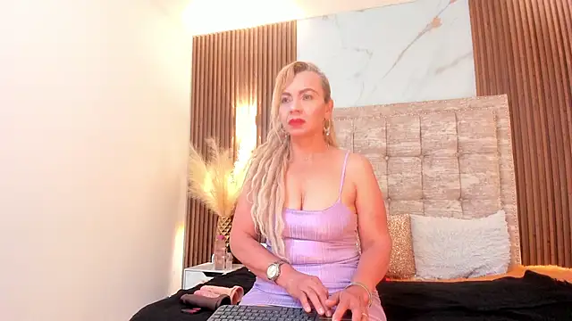 Snapshot of AnastasiaTaylor_ chatting on 09.29.25 AnastasiaTaylor  online show from 09.29.25