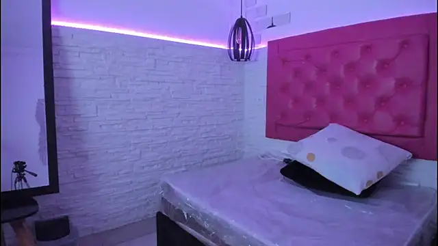 mia six66 online show from 02.08.25