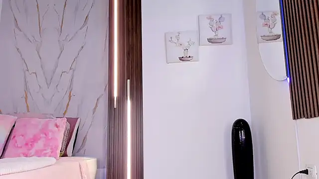 mia six66 online show from 04.04.26