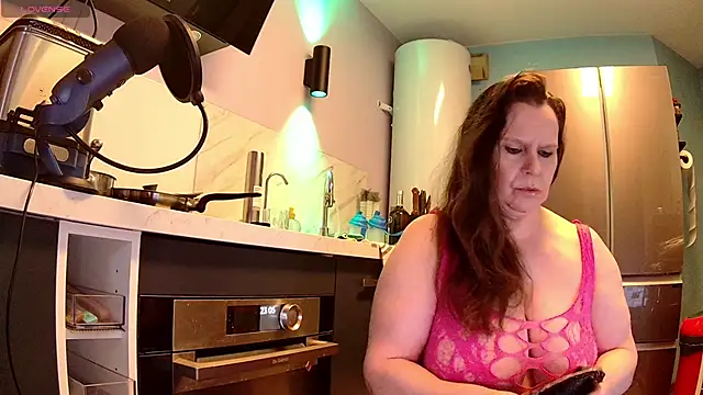 Endrocleia online show from 02.25.25