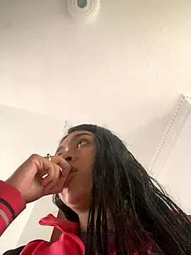 SweetLatiin  online show from 11.22.25