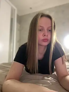 Snapshot of wrenlie chatting on 05.06.26 wrenlie online show from 05.06.26
