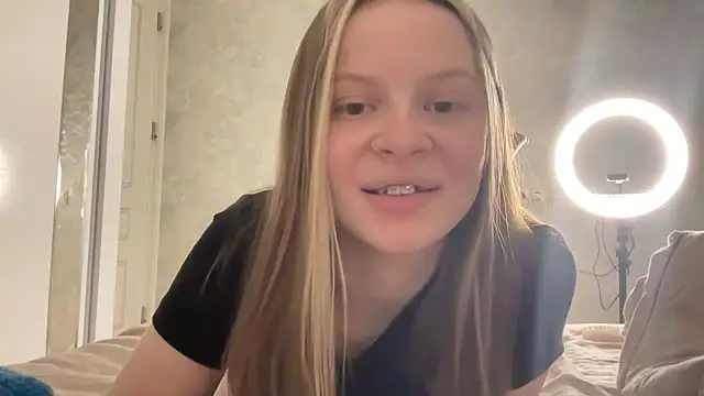 Snapshot of wrenlie chatting on 05.07.26 wrenlie online show from 05.07.26